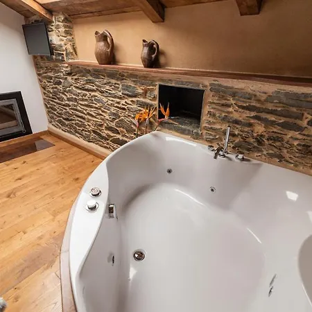 Apart-hotel Rurales Casa Llongo 3*