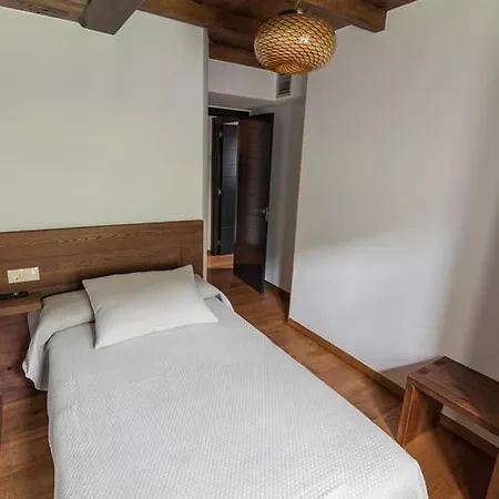 Rurales Casa Llongo Apart-hotel Coana