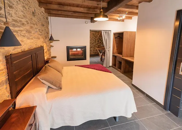 Apartahotel Rurales Casa Llongo 3*