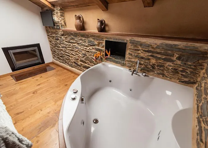 Apartahotel Rurales Casa Llongo 3*