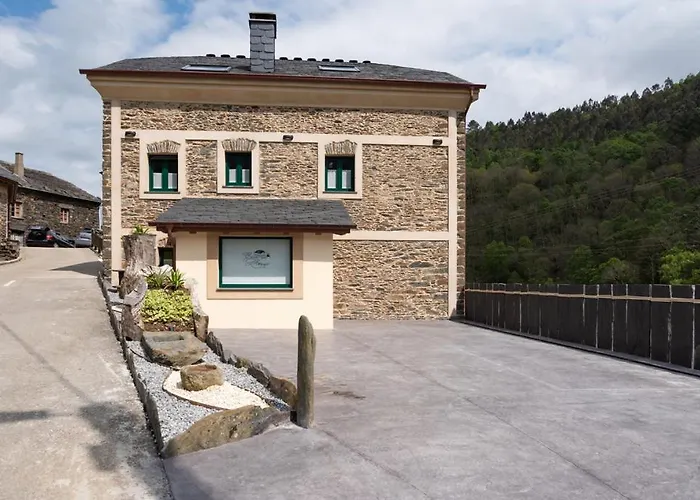 Apartahotel Rurales Casa Llongo 3*